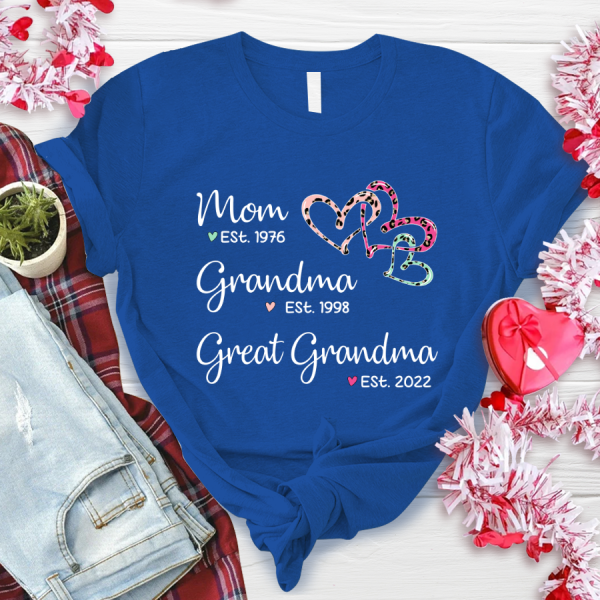 00Mom Est Grandma Est Great Grandma Heart Leopard V2 classic 02 royal blue women.png