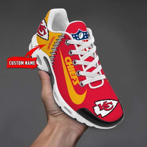 DCC NOMER00115 NFLSHOESKansasCityChiefs HoodieFront.jpg