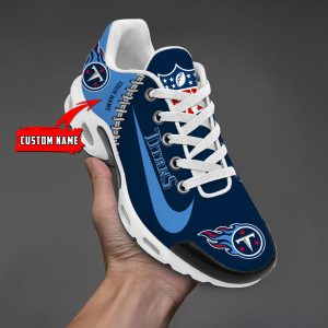DCC NOMER00132 NFLSHOESTennesseeTitans HoodieFront.jpg