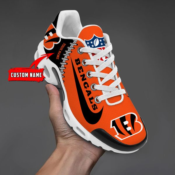 DCC NOMER0017 NFLSHOESCincinnatiBengals HoodieFront.jpg