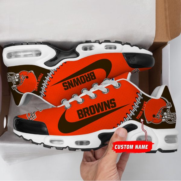 DCC NOMER0018 NFLSHOESClevelandBrowns HoodieBack.jpg