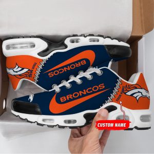 DCC NOMER0019 NFLSHOESDenverBroncos HoodieBack.jpg