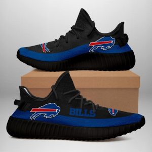 MOCKUP YEEZY 01 black 6 1.jpg