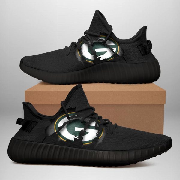 MOCKUP YEEZY 01 final 10 1.jpg