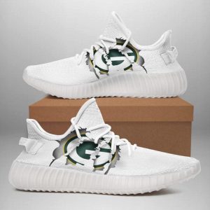 MOCKUP YEEZY 01 final 11 768x768 1.jpg